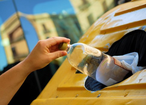 Customer reporting an issue with rubbish removal service