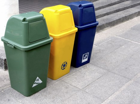 London rubbish clearance service working around access and parking constraints